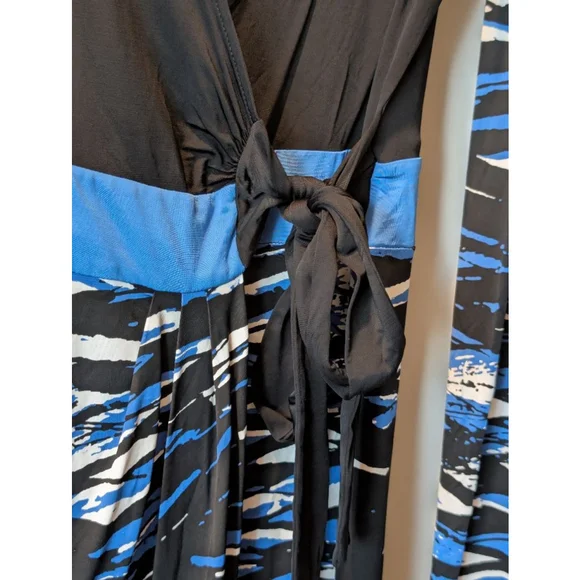 Women's BCBGMAXAZRIA Dress Size M Black Blue Long Sleeve - Picture 5 of 10